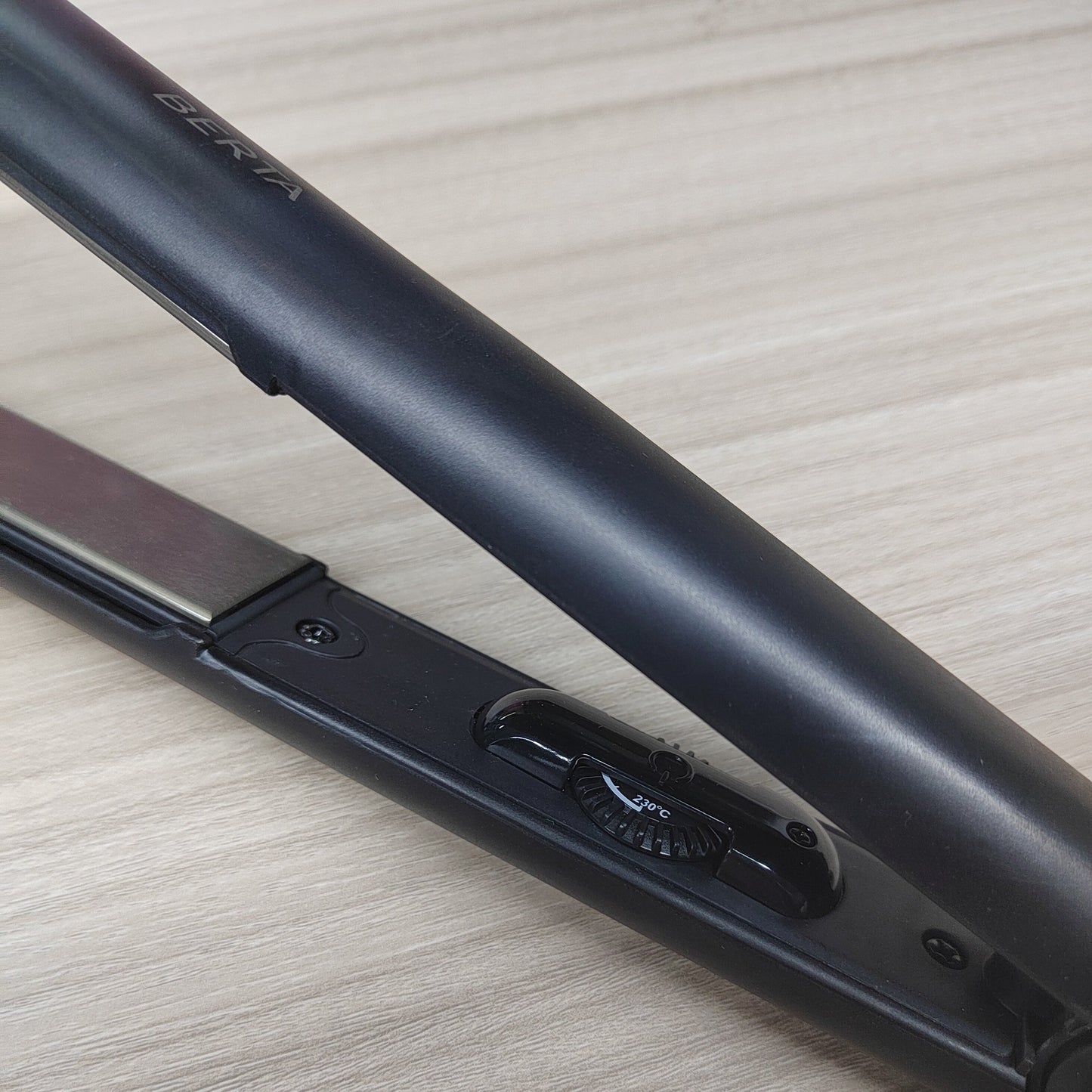 BERTA 1-Inch Professional Ceramic 3D Floating Flat Iron for Hair and 1 Inch Professional Hair Straightener Coated with PTC Fast Heater Constant Temp 410℉